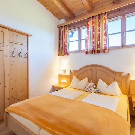 Farm stay Feriengut Unterhochstatt *
