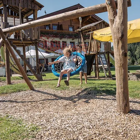 Farm stay Feriengut Unterhochstatt