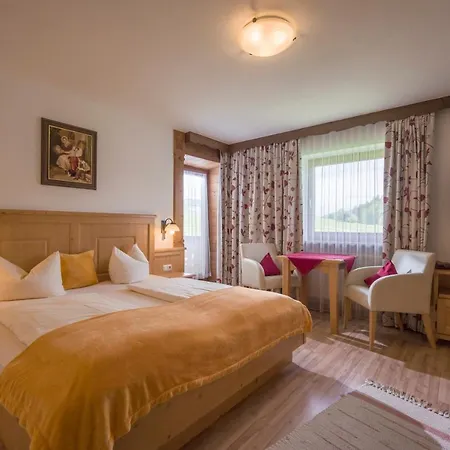 Farm stay Feriengut Unterhochstatt *